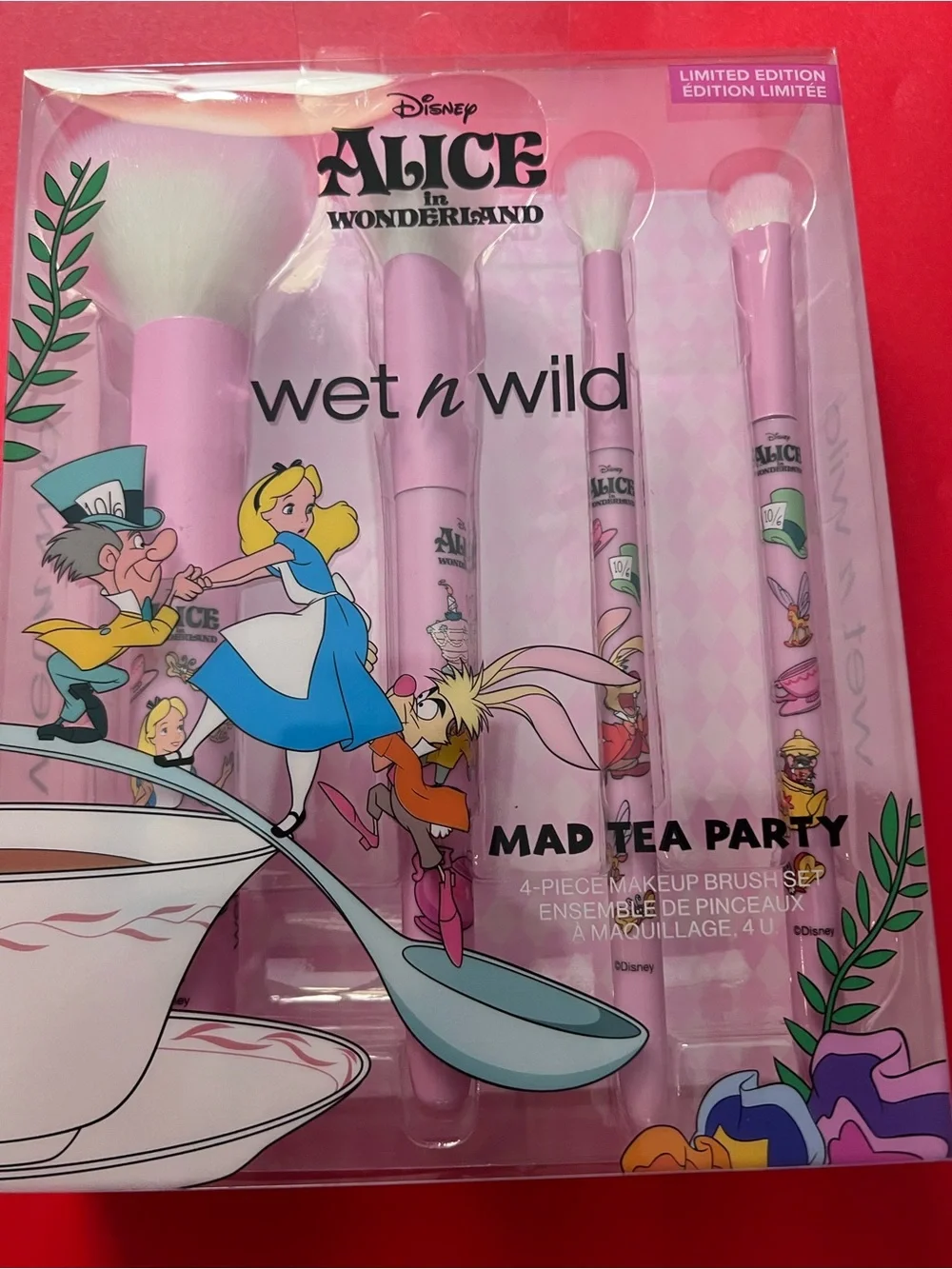 Alice in Wonderland Makeup Brush & Sponge Set - Picture 2 of 6